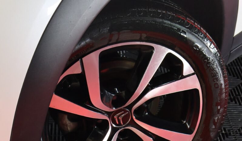 
								CITROËN C4 CACTUS SHINE TURBO AT 1.6 full									