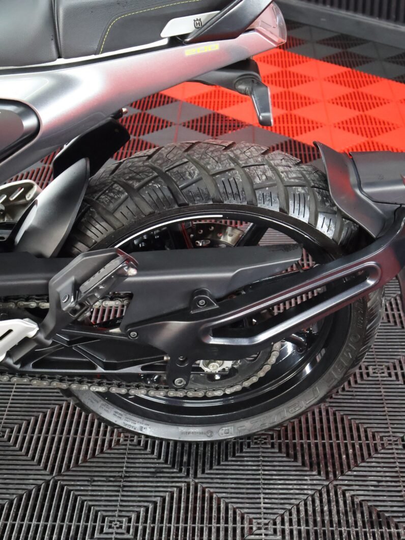 
								HUSQVARNA SVARTPILEN 200 MT full									