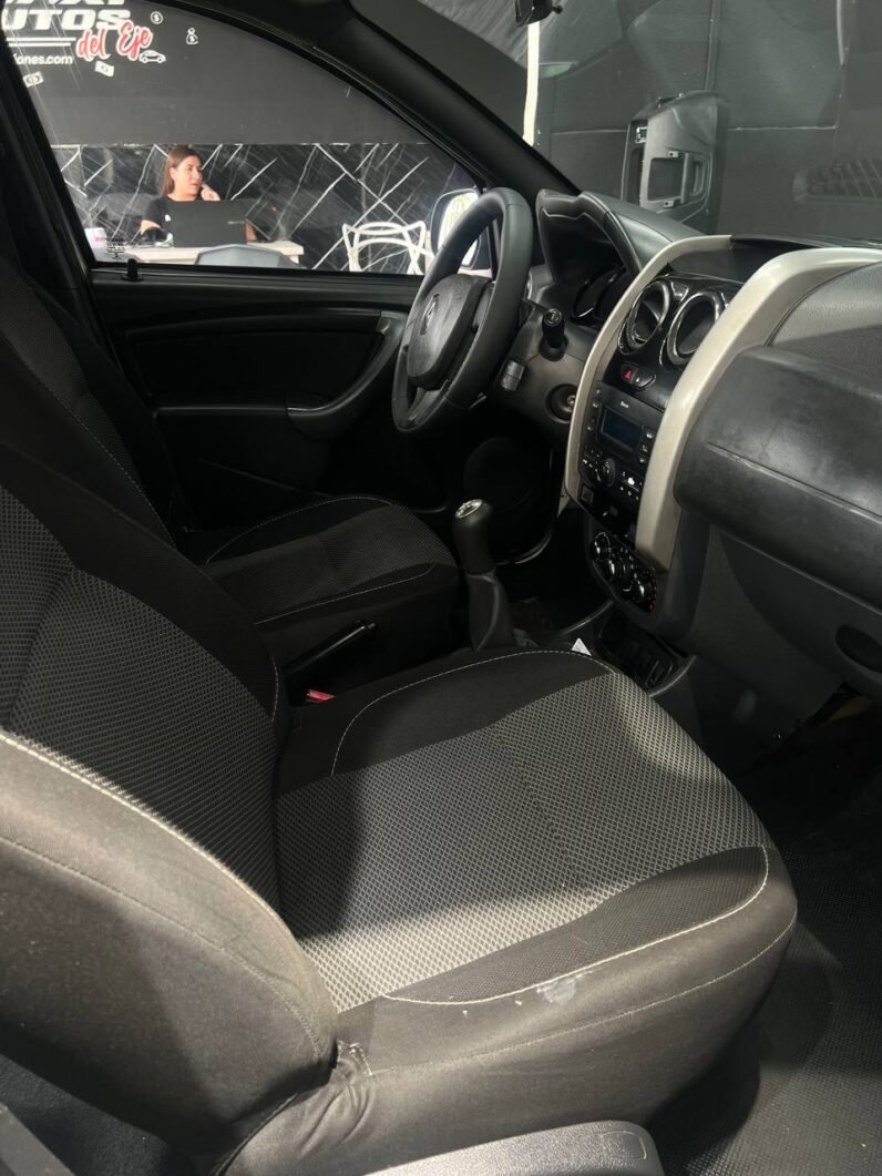 
								RENAULT DUSTER EXPRESSION MT 1.6 4X2 full									