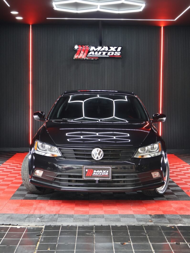 
								VOLKSWAGEN JETTA TRENDLINE MT full									