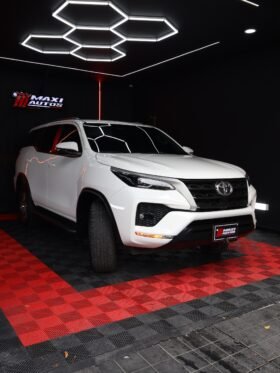 TOYOTA FORTUNER SR 2.4 AT DIESEL 4X2