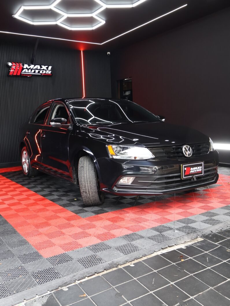 
								VOLKSWAGEN JETTA TRENDLINE MT full									