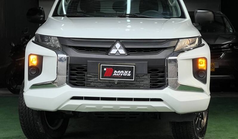 
								MITSUBISHI SPORTERO L200 MT 4X4 DIESEL full									