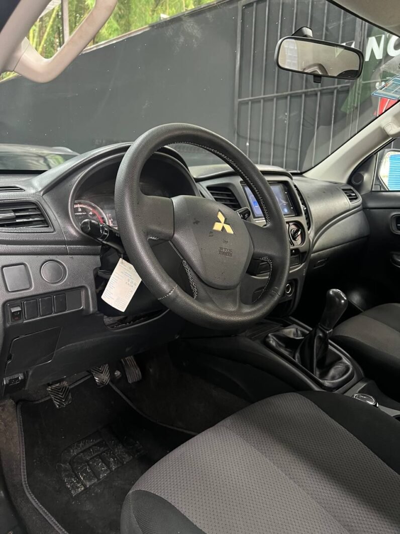 
								MITSUBISHI SPORTERO L200 MT 4X4 DIESEL full									