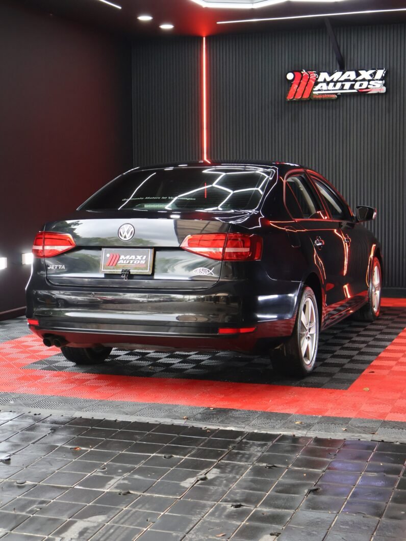 
								VOLKSWAGEN JETTA TRENDLINE MT full									