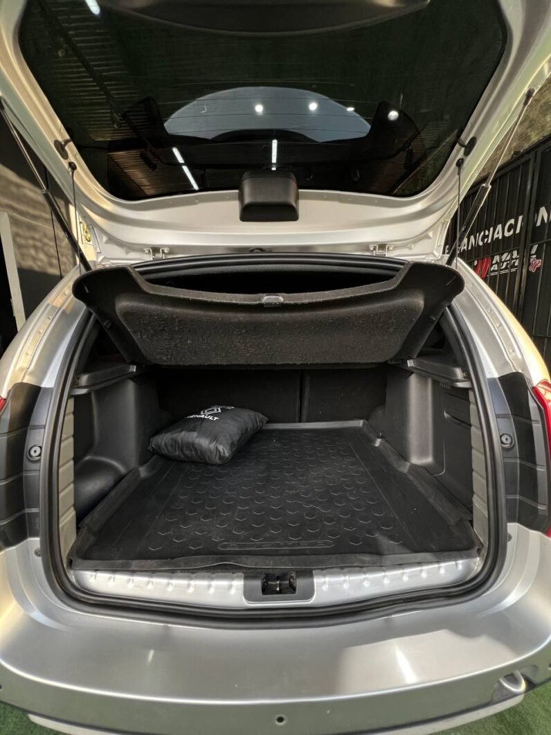 
								RENAULT DUSTER DYNAMIQUE 4X4 MT 2.0 full									