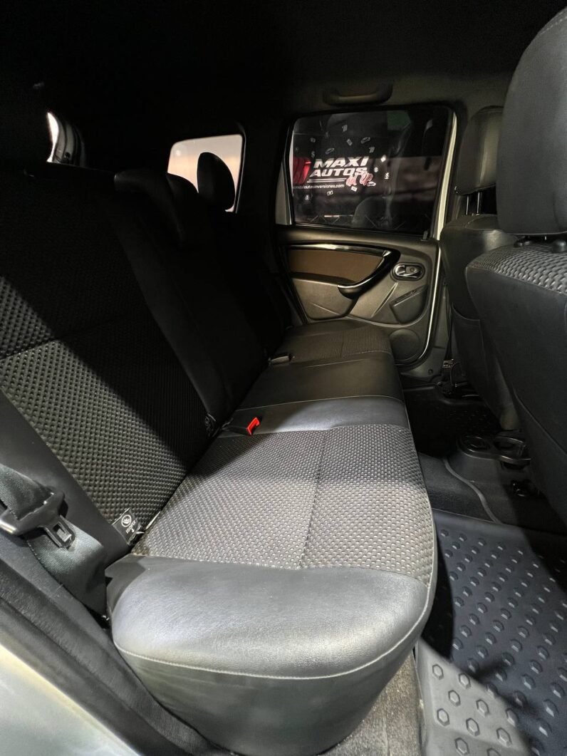 
								RENAULT DUSTER DYNAMIQUE 4X4 MT 2.0 full									