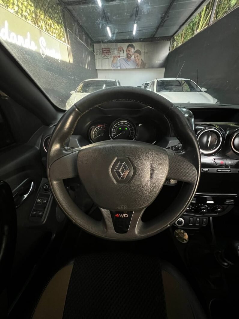 
								RENAULT DUSTER DYNAMIQUE 4X4 MT 2.0 full									