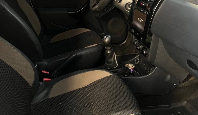 
								RENAULT DUSTER DYNAMIQUE 4X4 MT 2.0 full									