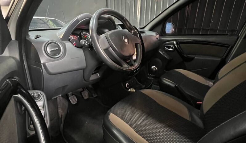 
								RENAULT DUSTER DYNAMIQUE 4X4 MT 2.0 full									