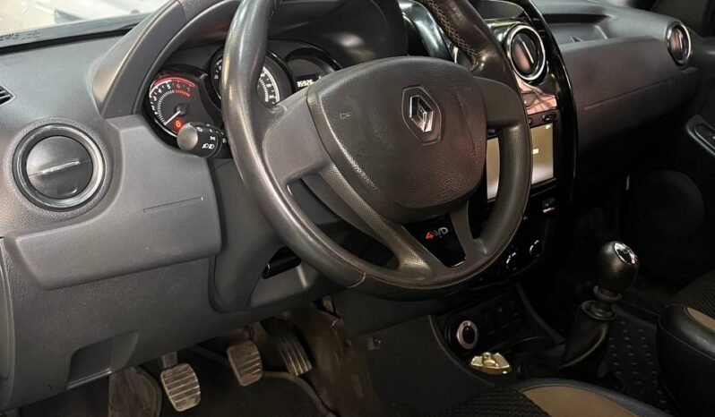 
								RENAULT DUSTER DYNAMIQUE 4X4 MT 2.0 full									