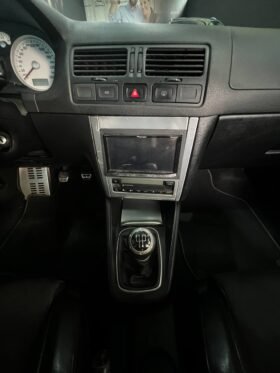 VOLKSWAGEN JETTA TRENDLINE MT