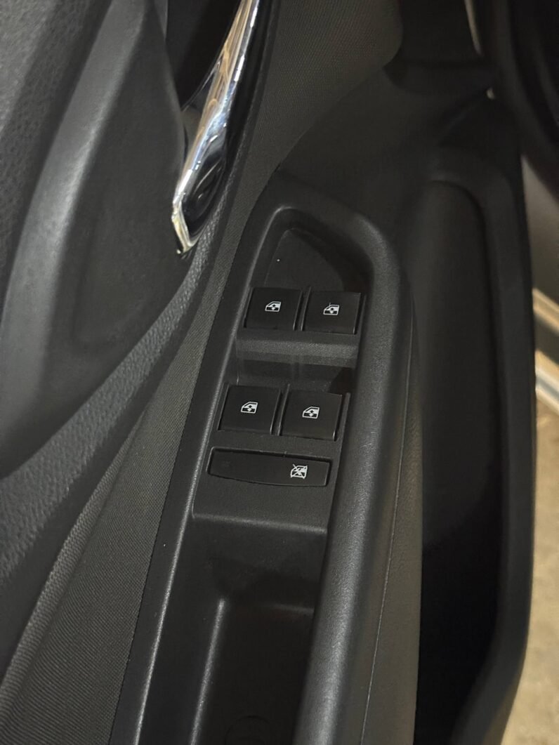 
								CHEVROLET ONIX LTZ AT SD 1.4 full									