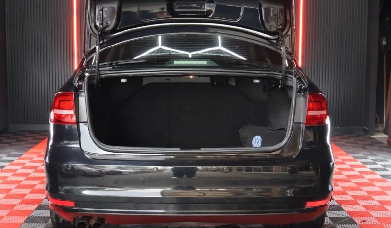 
								VOLKSWAGEN JETTA TRENDLINE MT full									