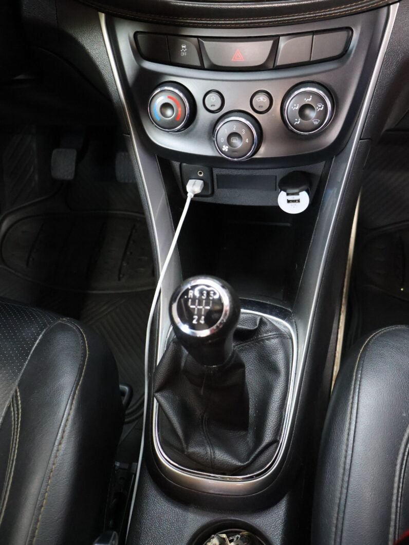 
								CHEVROLET TRACKER LS MT 1.8 4X2 full									