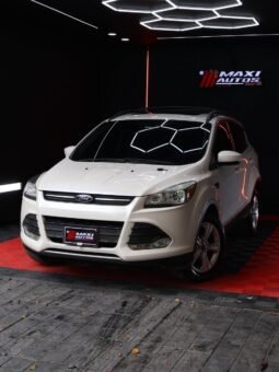 FORD ESCAPE SE AT 4X4