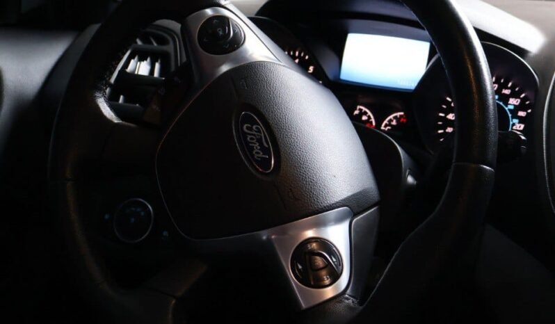 
								FORD ESCAPE SE AT 4X4 full									