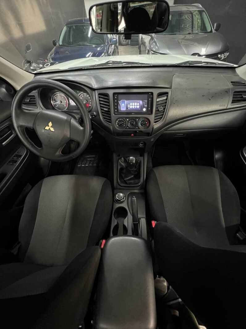 
								MITSUBISHI SPORTERO L200 MT 4X4 DIESEL full									