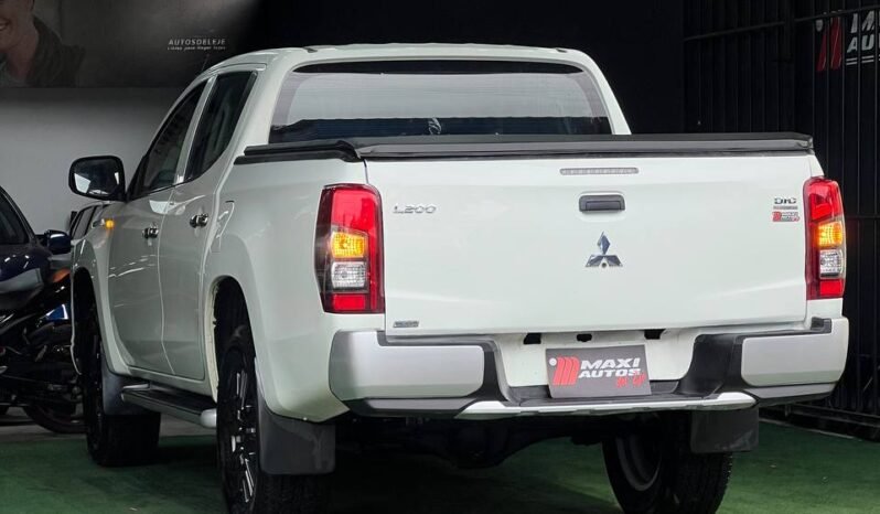 
								MITSUBISHI SPORTERO L200 MT 4X4 DIESEL full									