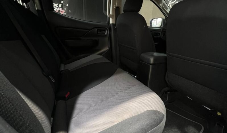 
								MITSUBISHI SPORTERO L200 MT 4X4 DIESEL full									