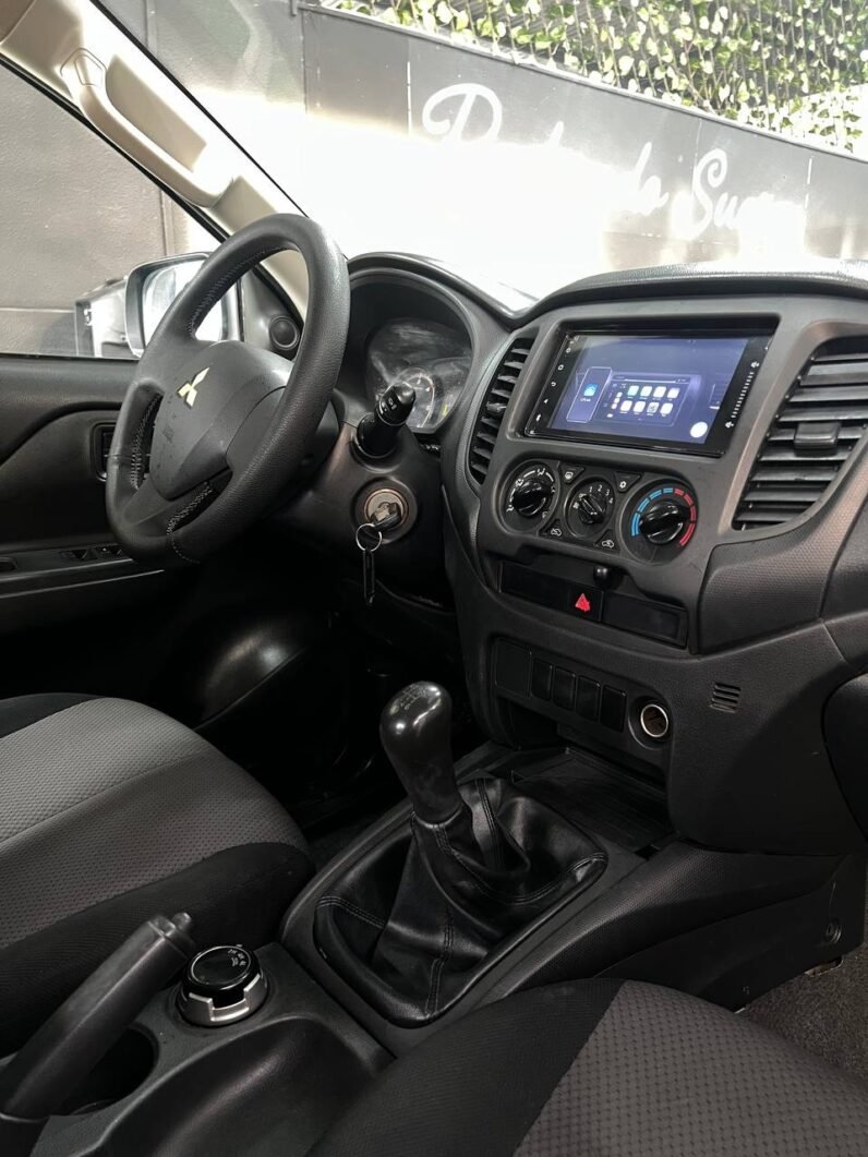 
								MITSUBISHI SPORTERO L200 MT 4X4 DIESEL full									