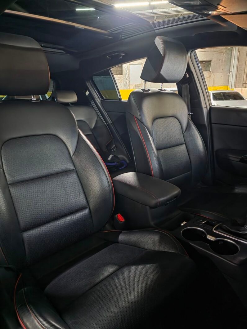 
								KIA  SPORTAGE GT LINE 2.0 AT full									