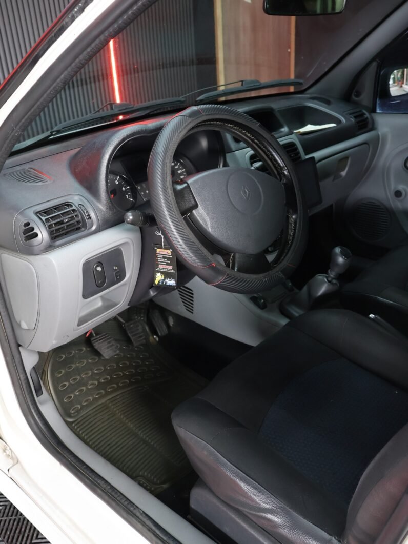 
								RENAULT CLIO CAMPUS 1.2 MT full									