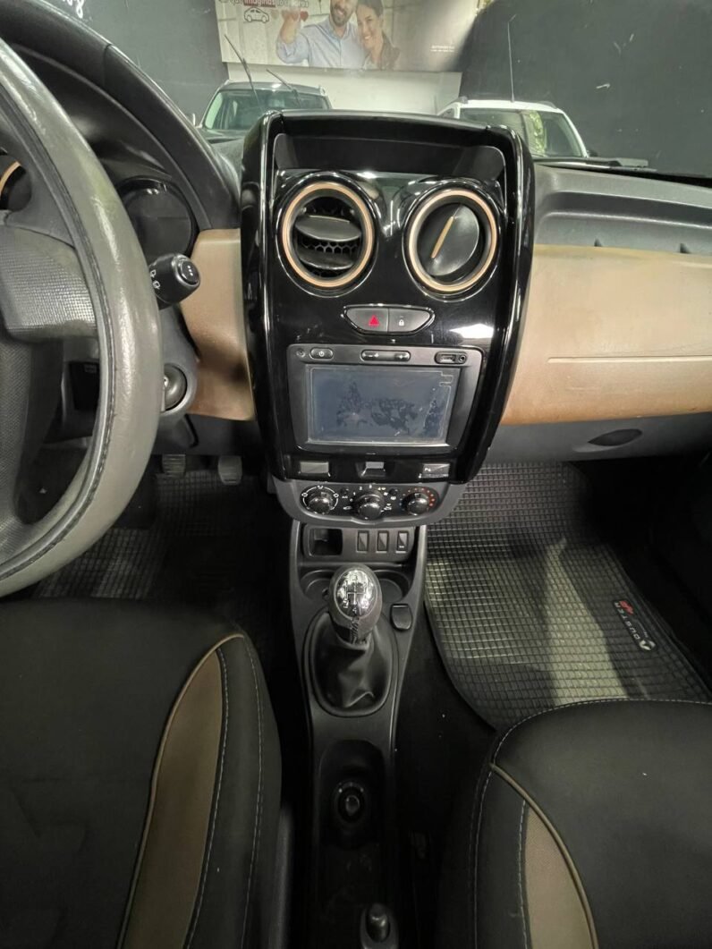 
								RENAULT DUSTER DYNAMIQUE 1.6 MT 4X2 full									