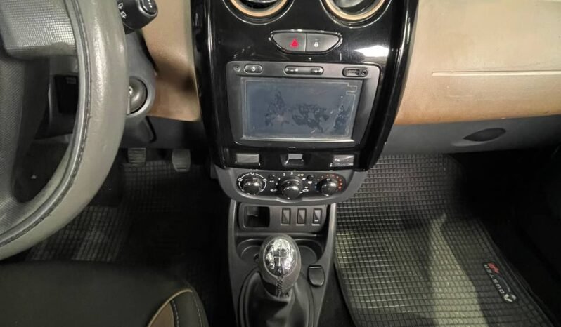 
								RENAULT DUSTER DYNAMIQUE 1.6 MT 4X2 full									