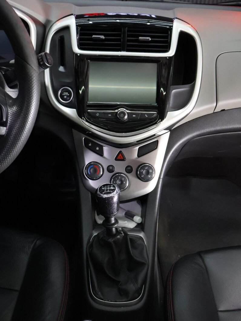 
								CHEVROLET SONIC LT HB MT 1.6 full									