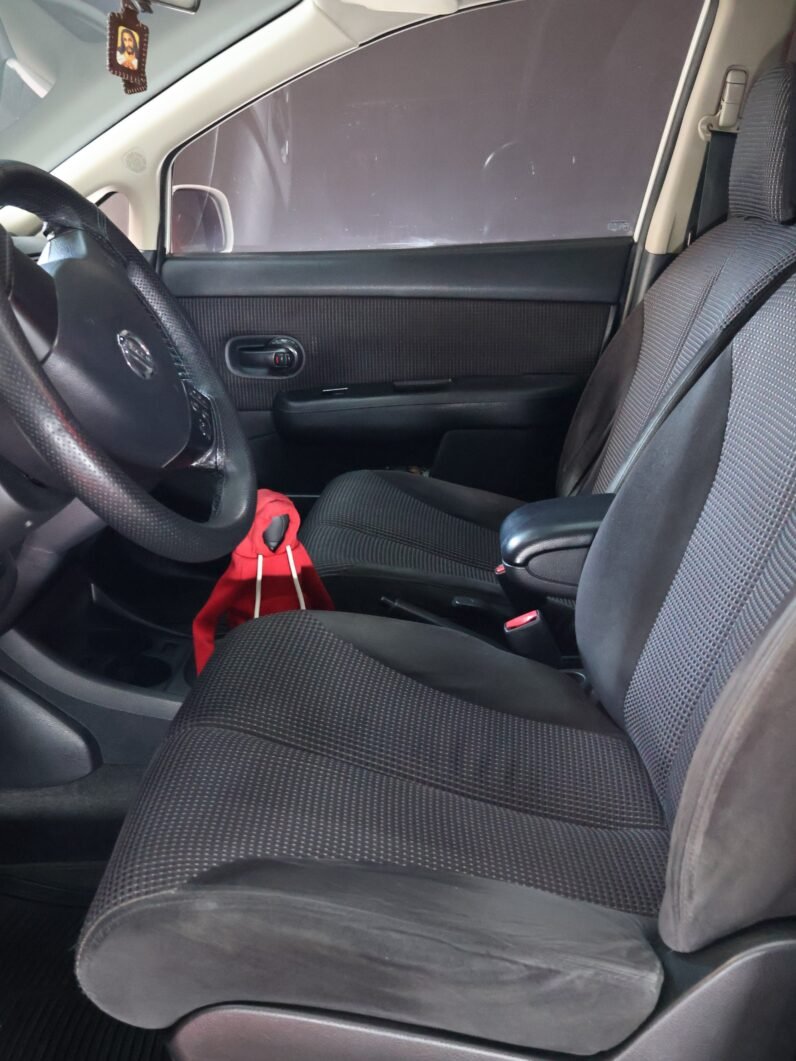 
								NISSAN TIIDA PREMIER HB MT full									