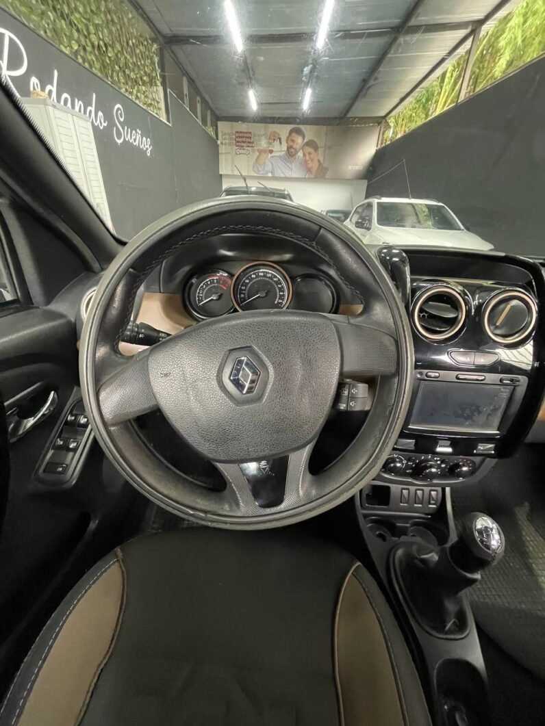 
								RENAULT DUSTER DYNAMIQUE 1.6 MT 4X2 full									