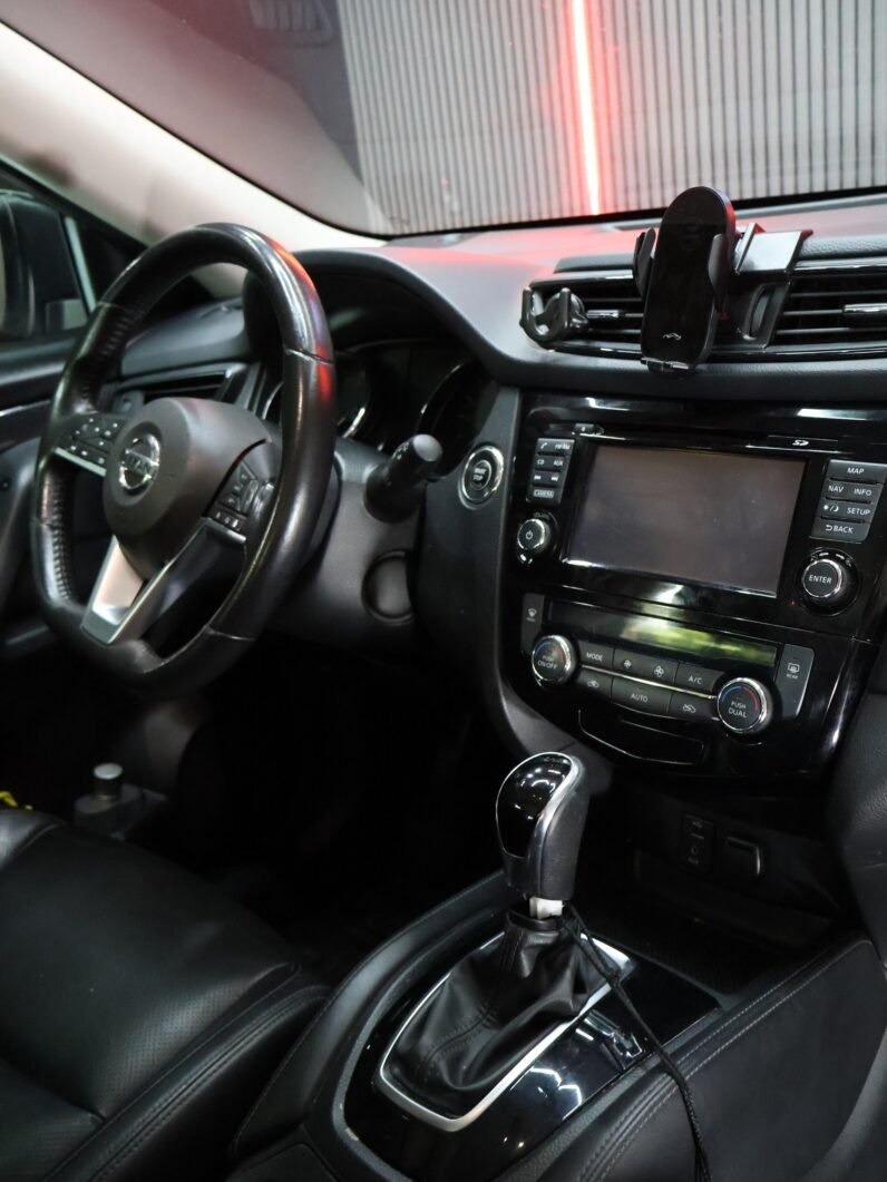 
								NISSAN X-TRAIL 2.5 AT 4X4 EXCLUSIVE 7PTOS full									