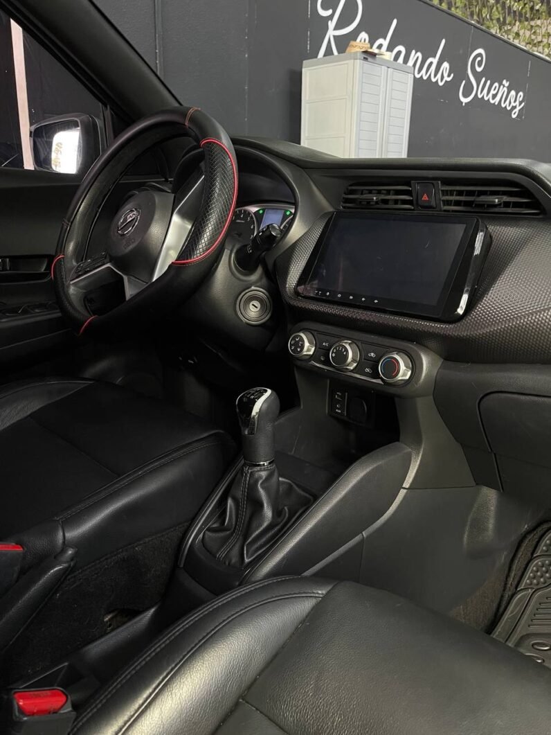 
								NISSAN KICKS SENSE 1.6L MT full									