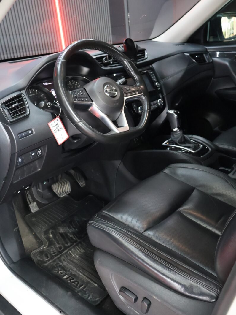 
								NISSAN X-TRAIL 2.5 AT 4X4 EXCLUSIVE 7PTOS full									