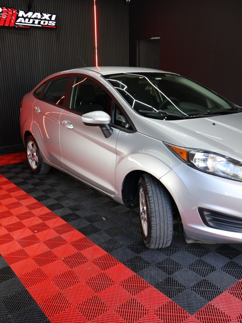 
								FORD  FIESTA SE 1.6L AT SEDAN full									