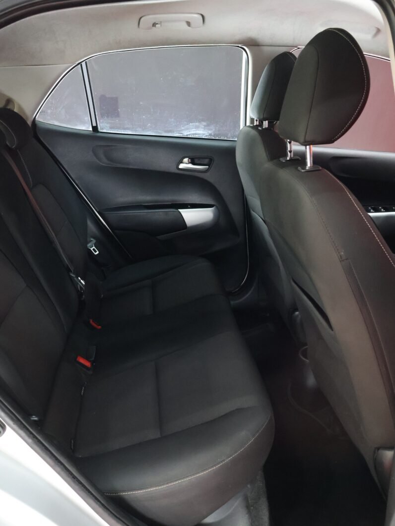 
								KIA PICANTO VIBRANT MT 1.250 full									