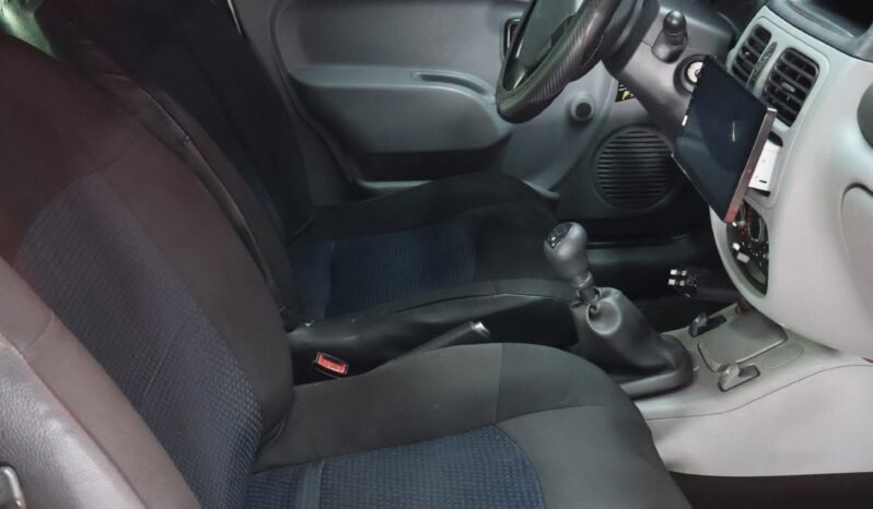 
								RENAULT CLIO CAMPUS 1.2 MT full									