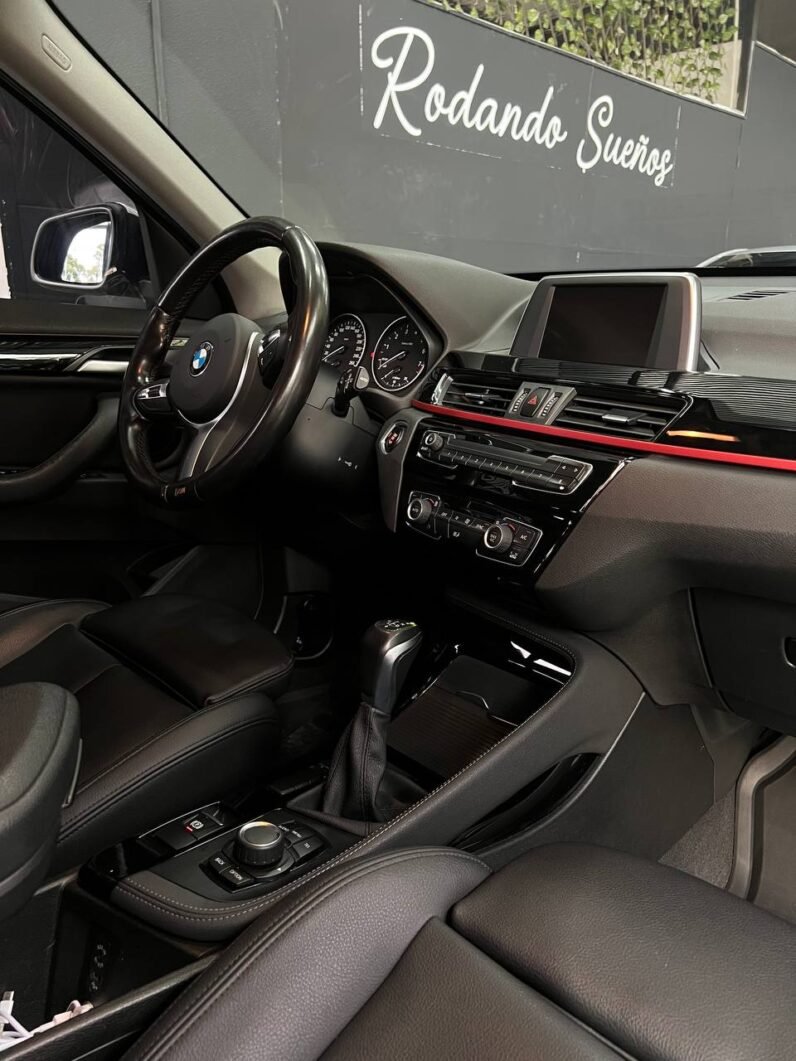 
								BMW  X1 SDRIVE 20I AT 2.0L full									