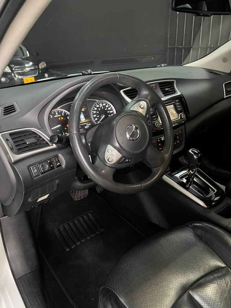 
								NISSAN SENTRA EXCLUSIVE 1.8 AT full									