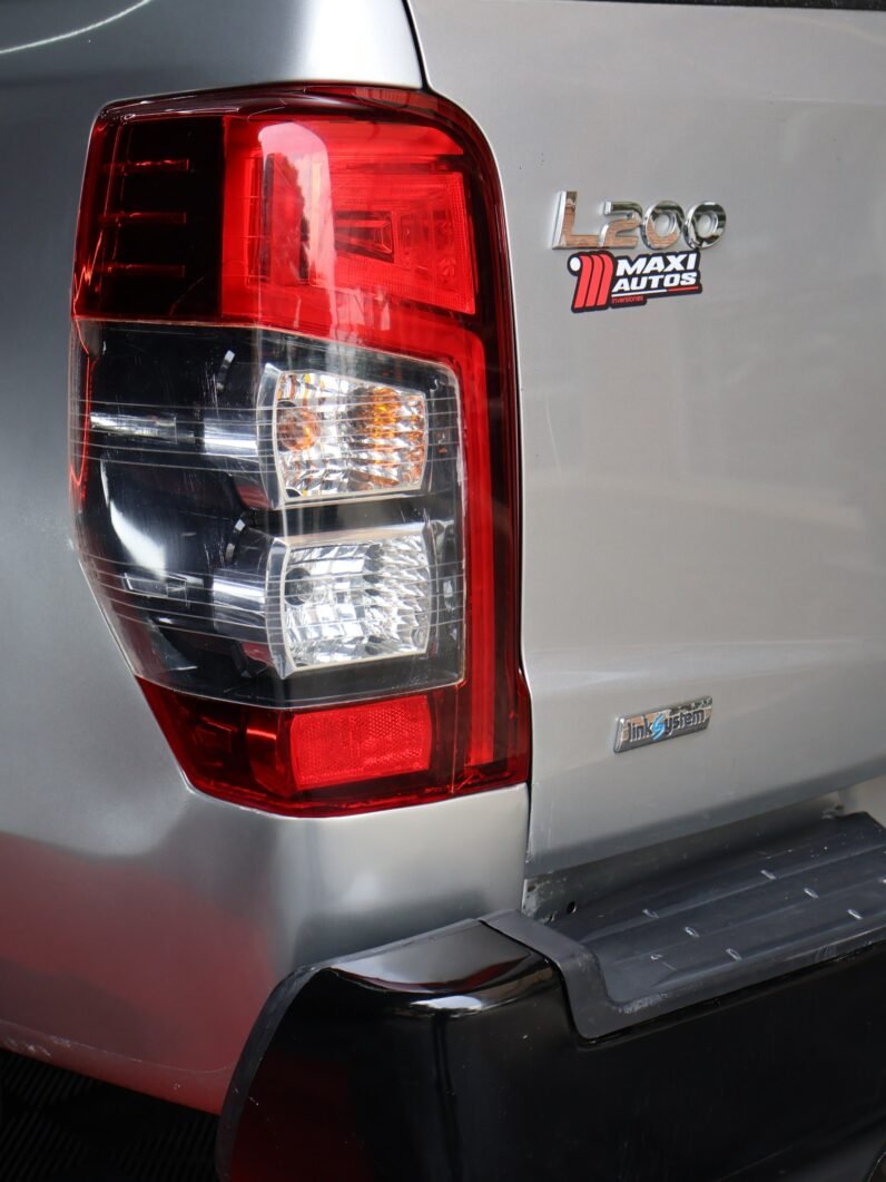 
								MITSUBISHI L 200 TRITON DIESEL AUT 4X4 full									