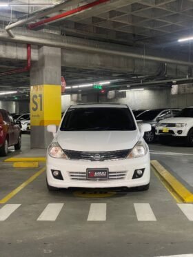 NISSAN TIIDA PREMIER HB MT