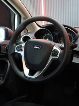 
										FORD  FIESTA SE 1.6L AT SEDAN full									