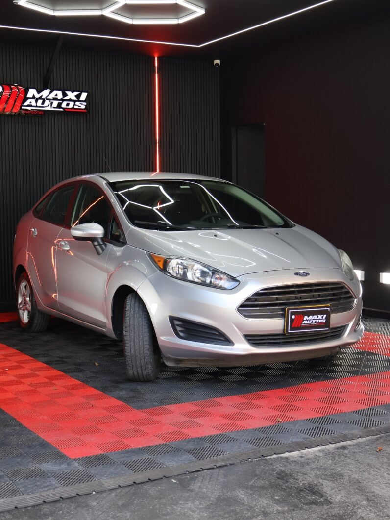 
								FORD  FIESTA SE 1.6L AT SEDAN full									