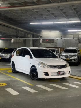 NISSAN TIIDA PREMIER HB MT