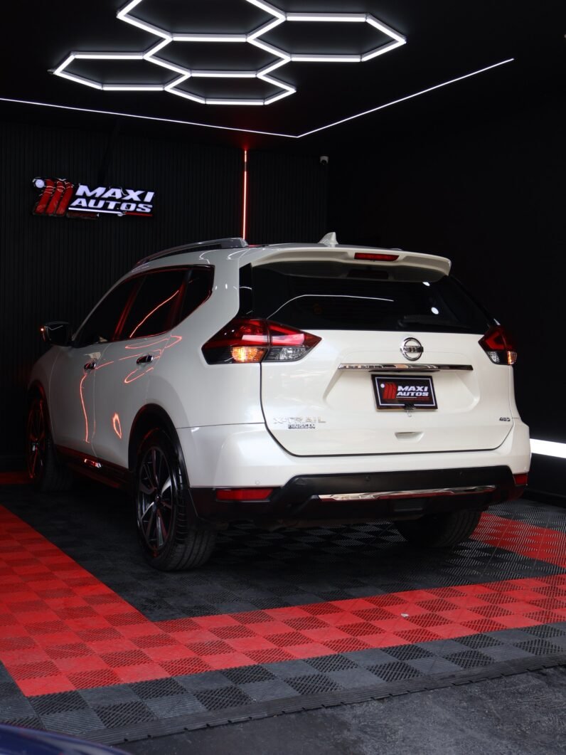 
								NISSAN X-TRAIL 2.5 AT 4X4 EXCLUSIVE 7PTOS full									