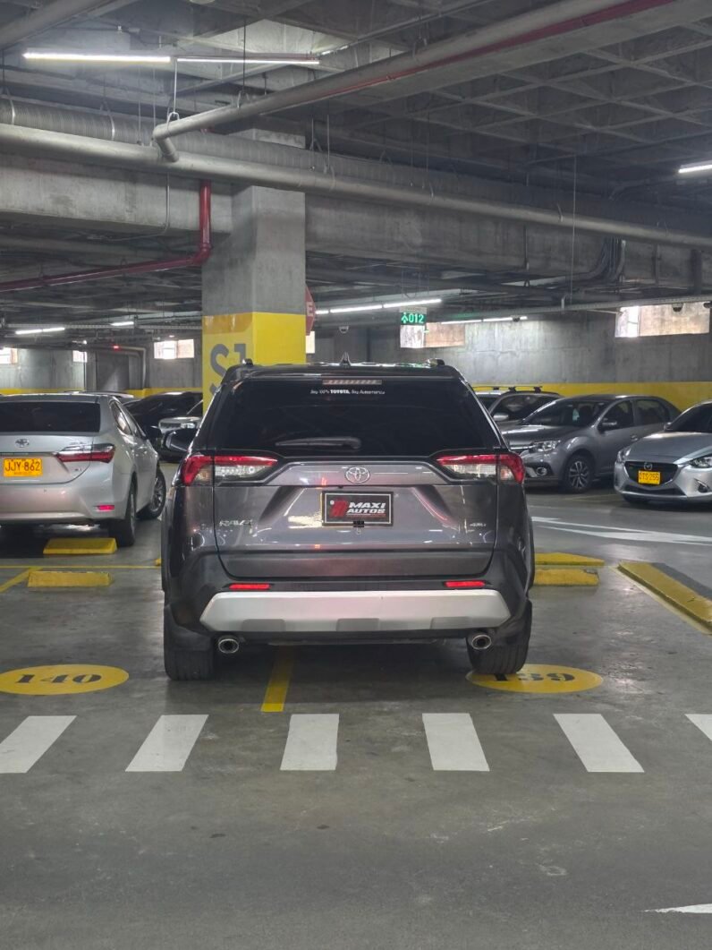 
								TOYOTA RAV4 IMPERIAL 2.4L AT 4×4 full									