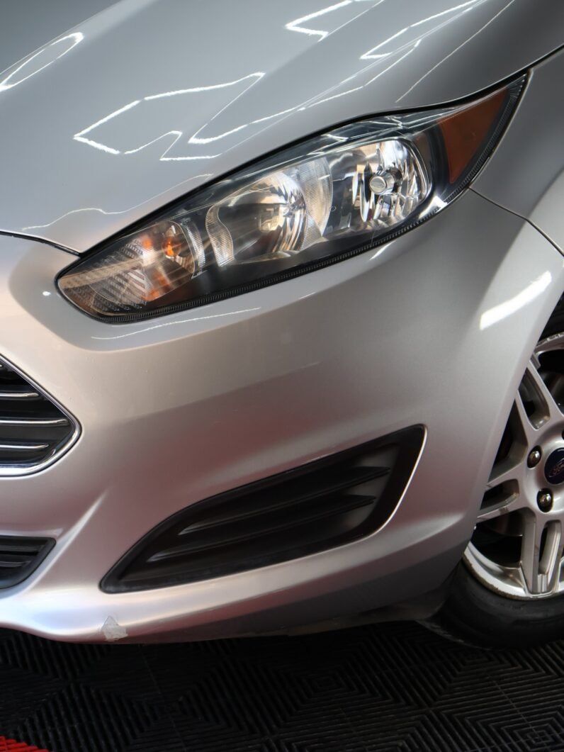 
								FORD  FIESTA SE 1.6L AT SEDAN full									