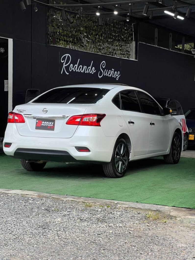 
								NISSAN SENTRA EXCLUSIVE 1.8 AT full									