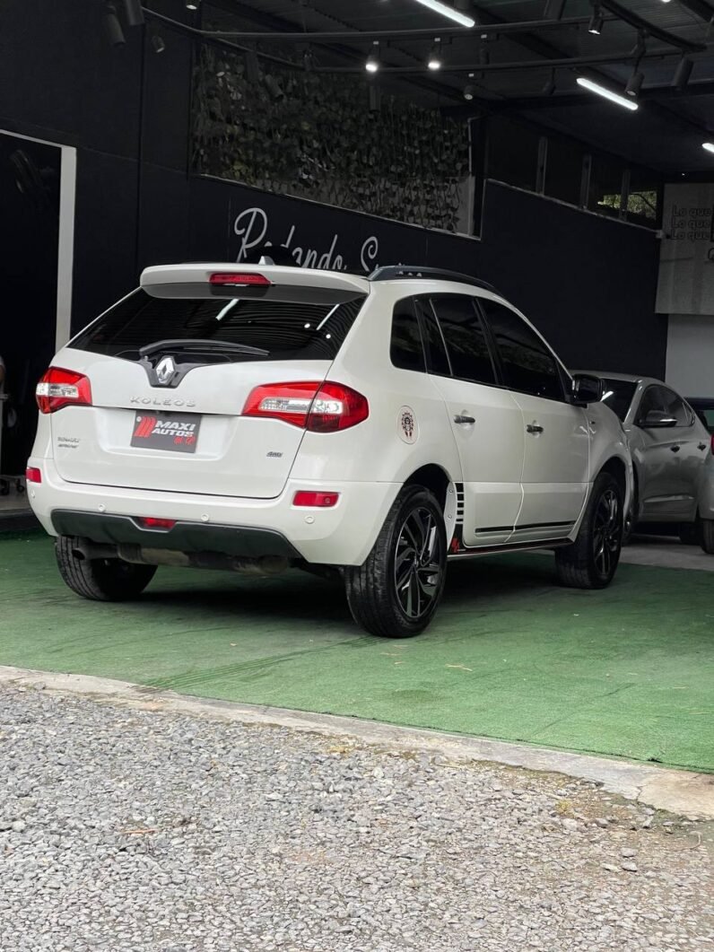 
								RENAULT KOLEOS SPORTWAY AT 4X4 2.5 full									